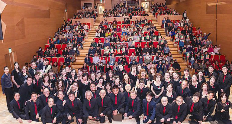 華岡唱友合唱團由中國文化大學「華岡合唱團」畢業團員組成,成員涵蓋超過40屆校友。 華岡唱友合唱團由中國文化大學「華岡合唱團」畢業團員組成,成員涵蓋超過40屆校友。