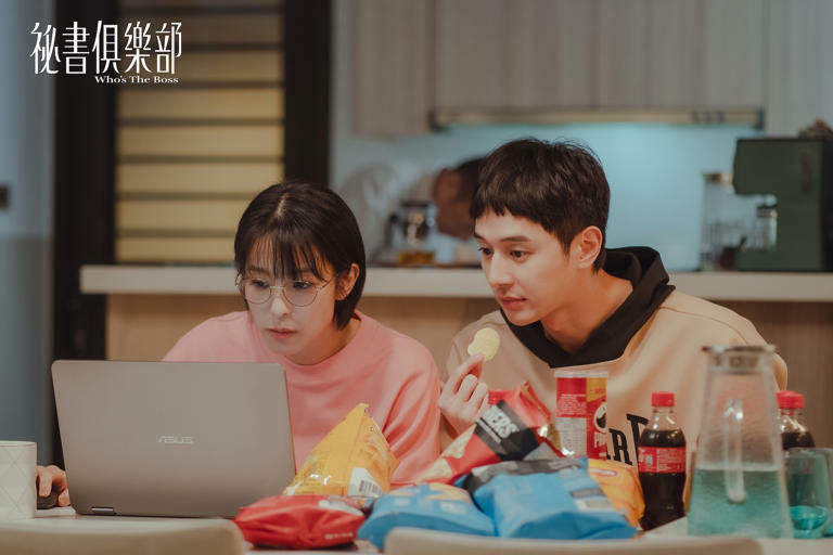劇中賴雅妍(左)與張軒睿一夜情疑似懷孕,讓姐弟戀陷僵局。(圖/TVBS) 劇中賴雅妍(左)與張軒睿一夜情疑似懷孕,讓姐弟戀陷僵局。(圖/TVBS)