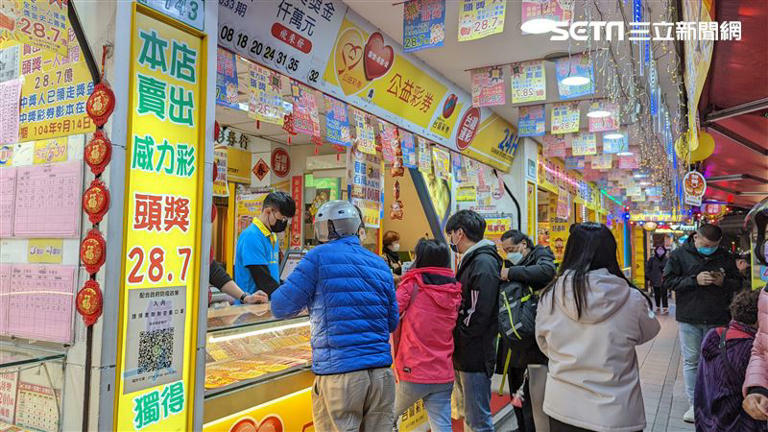 命理專家表示,2025年生肖屬狗、猴、龍財運運勢最旺。 (圖/資料照片) 命理專家表示,2025年生肖屬狗、猴、龍財運運勢最旺。 (圖/資料照片)