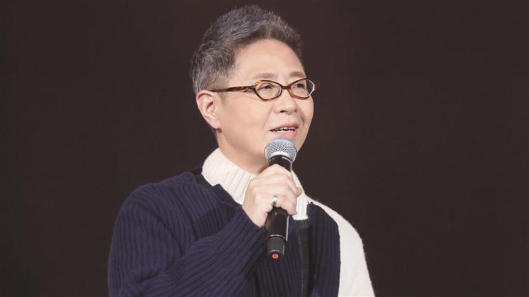 民歌五十演唱會,丁曉雯演唱經典歌曲。(圖/中華音樂人交流協會) 民歌五十演唱會,丁曉雯演唱經典歌曲。(圖/中華音樂人交流協會)