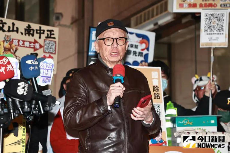 ▲聯電創辦人曹興誠遭爆有中國籍小三,並有一連串照片曝光,對此議員林秉宥揪一貓膩,稱曹董不抽菸,其他就沒什麼好說了。(圖/記者葉政勳攝) ▲聯電創辦人曹興誠遭爆有中國籍小三,並有一連串照片曝光,對此議員林秉宥揪一貓膩,稱曹董不抽菸,其他就沒什麼好說了。(圖/記者葉政勳攝)