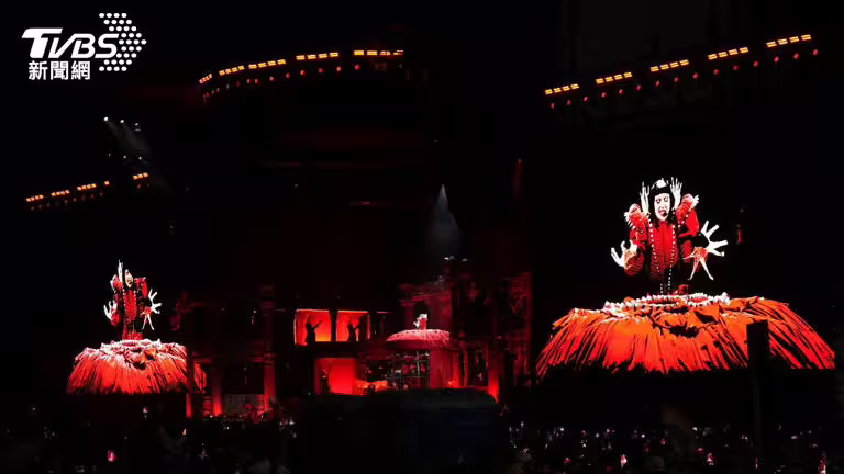 女神卡卡在巴西舉辦演唱會,引起200萬人爭相搶看。(圖/達志影像美聯社) 女神卡卡在巴西舉辦演唱會,引起200萬人爭相搶看。(圖/達志影像美聯社)