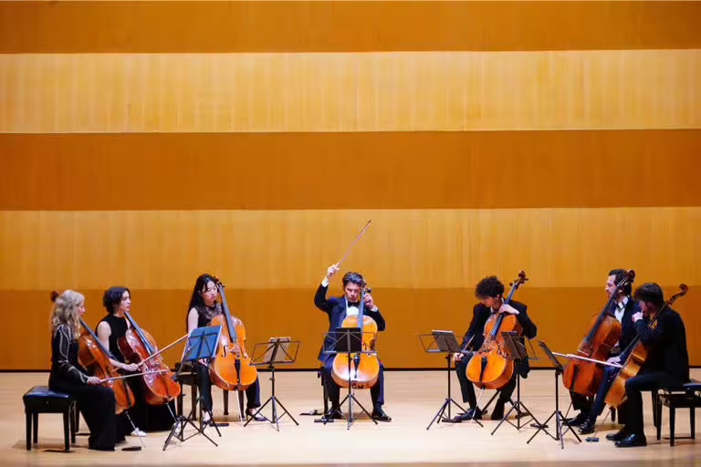 高提耶・卡普松子弟兵Capucelli首度與卡普松合體現身。(牛耳藝術提供) 高提耶・卡普松子弟兵Capucelli首度與卡普松合體現身。(牛耳藝術提供)