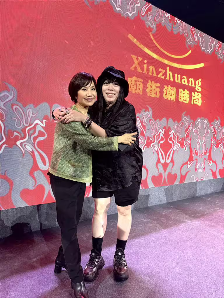 潘怡良與唐美雲三度跨界攜手《白蛇傳》端午佳節躍動世壯運。(圖/唐美雲歌仔戲團提供) 潘怡良與唐美雲三度跨界攜手《白蛇傳》端午佳節躍動世壯運。(圖/唐美雲歌仔戲團提供)