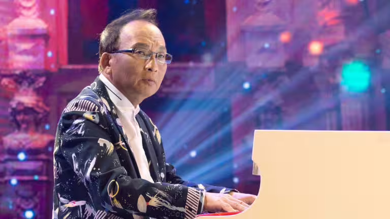 孔鏘近年健康頻出狀況,曾想過退休的他為了胡瓜繼續拚下去。(圖/萬星傳播提供) 孔鏘近年健康頻出狀況,曾想過退休的他為了胡瓜繼續拚下去。(圖/萬星傳播提供)