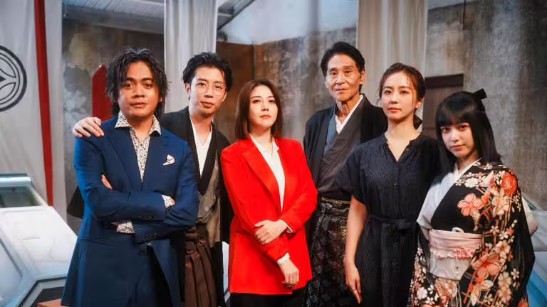 喬瑟夫(左起)、廖允杰、韓瑜、喜翔、周曉涵、鄭煒齡在《百分之一相對論》演出單元劇。(圖/映底子國際傳媒股份有限公司提供) 喬瑟夫(左起)、廖允杰、韓瑜、喜翔、周曉涵、鄭煒齡在《百分之一相對論》演出單元劇。(圖/映底子國際傳媒股份有限公司提供)