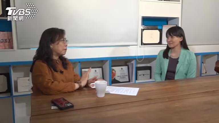 導演蕭菊貞分享《造山者》精神,期盼能啟發下一代人背負國家使命。(圖/TVBS) 導演蕭菊貞分享《造山者》精神,期盼能啟發下一代人背負國家使命。(圖/TVBS)