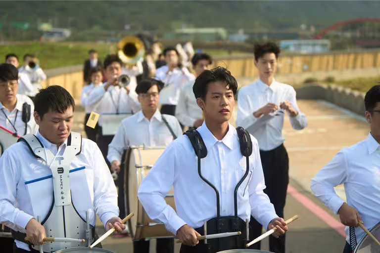 主演余杰恩(中)也是西索米打工一員。( 未來進行曲提供) 主演余杰恩(中)也是西索米打工一員。( 未來進行曲提供)