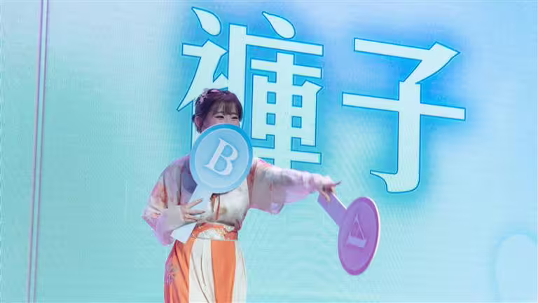 富邦悍將啦啦隊李珠珢,提前在台灣與粉絲進行生日會。(圖/富邦育樂提供) 富邦悍將啦啦隊李珠珢,提前在台灣與粉絲進行生日會。(圖/富邦育樂提供)