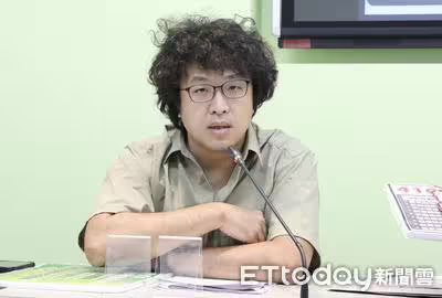 槓上大老!遭林濁水酸極端疑神疑鬼 沈伯洋開嗆:前輩都不用求證? 槓上大老!遭林濁水酸極端疑神疑鬼 沈伯洋開嗆:前輩都不用求證?