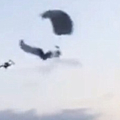 女子玩滑翔傘　「與人空中對撞」15公尺高摔落慘死…恐怖瞬間畫面曝