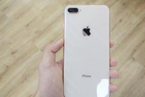 沒加價！IPhone8Plus：金色玻璃玫瑰金中框還是和7不太一樣