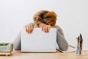 22歲女「提早上班」竟被解僱！她怒告公司卻敗訴