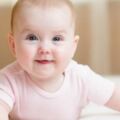 新生兒越早出現這3種「笑」，說明大腦發育越好，寶寶越聰明