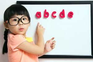 台灣人學英文的集體焦慮》荷蘭爸爸：送女兒上幼稚園，請別讓她上英文課好嗎？