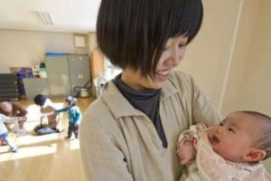 在日本養大一個孩子(從生到22歲)大概要花多少錢？約800萬台幣，貴嗎？