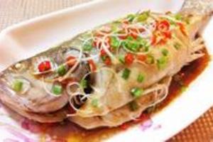 鯽魚魚湯和清蒸鱸魚的最經典做法，愛吃魚的請收走，鮮甜可口！