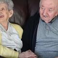 80歲兒子住進安養院　98歲媽媽接著「為了照顧他」也自願入住了