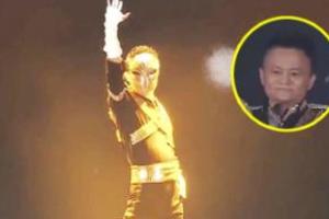 阿里巴巴創辦人馬雲在台上表演「麥克傑克森」舞步，外國人現在才知道亞洲CEO有多狂！ (影片)